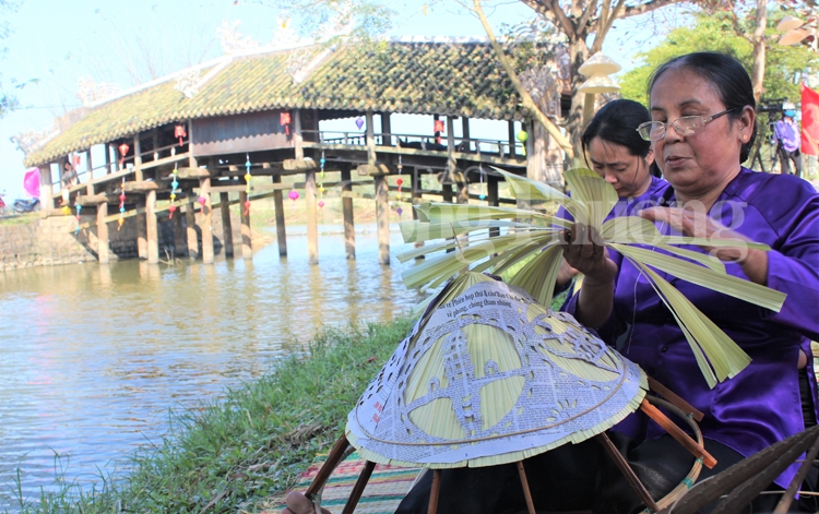 thua thien hue them cho dem phuc vu du lich tai cau ngoi thanh toan