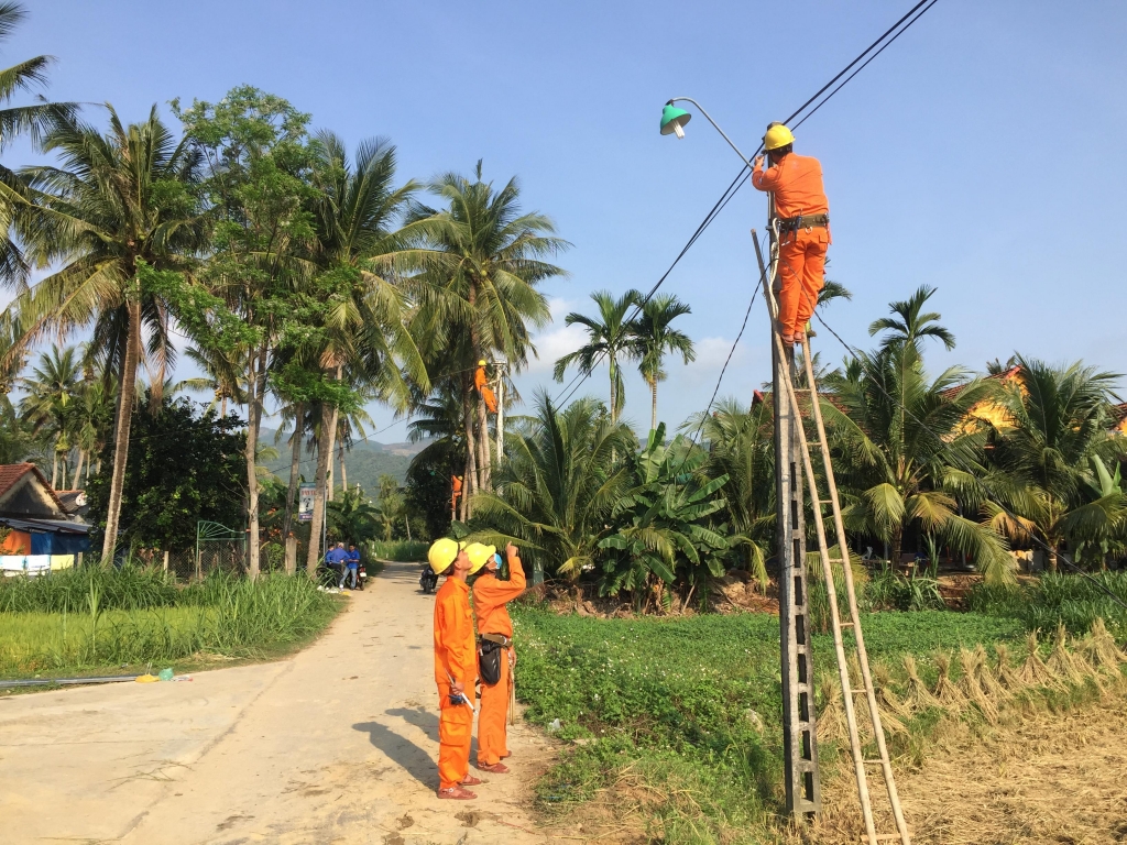 pc binh dinh thuc hien cong trinh thanh nien thap sang duong que