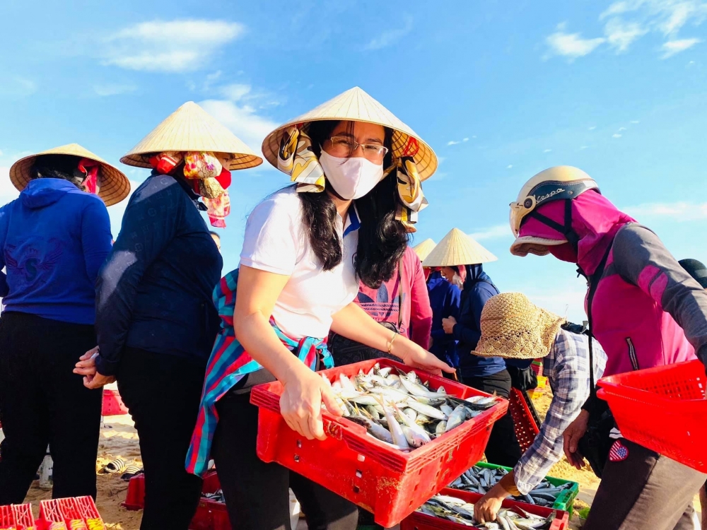 Quảng Bình: Góp cá biển gửi TP. Hồ Chí Minh chống dịch covid-19