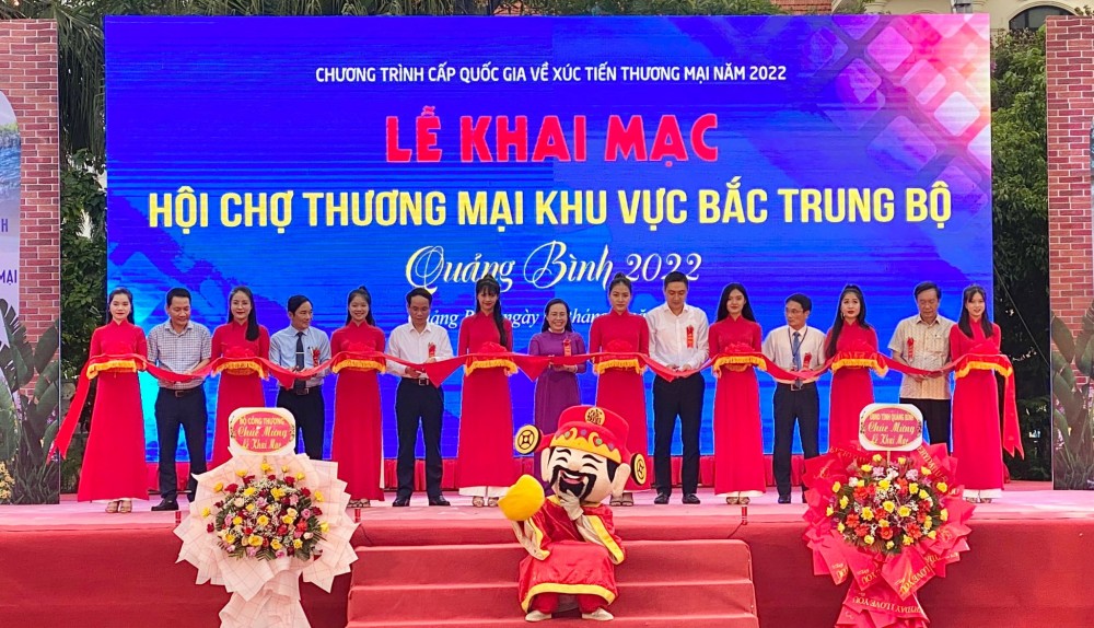 Khai mạc Hội chợ Thương mại khu vực Bắc Trung Bộ - Quảng Bình 2022