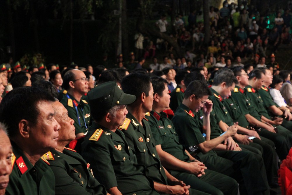 Chương trình nghệ thuật đặc biệt "Màu hoa đỏ":   Hào hùng và nhiều cảm xúc