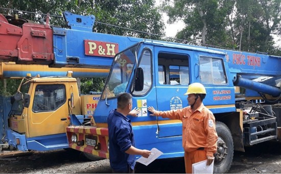 Quảng Nam: Chung tay bảo vệ hành lang an toàn lưới điện cao áp