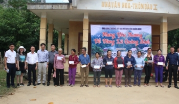 Báo Công Thương: Mang yêu thương về vùng lũ Quảng Bình