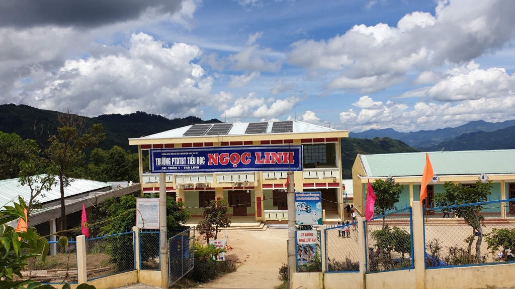 tang 2 cong trinh dien mat troi cho truong hoc vung cao quang nam