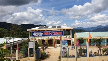 tang 2 cong trinh dien mat troi cho truong hoc vung cao quang nam