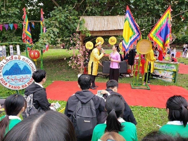 da nang giu van hoa viet voi phien cho ngay tet