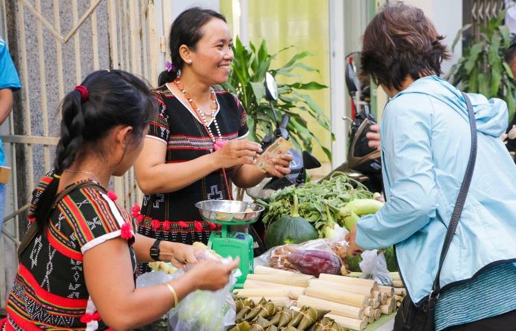 sac mau co tu giua long da nang