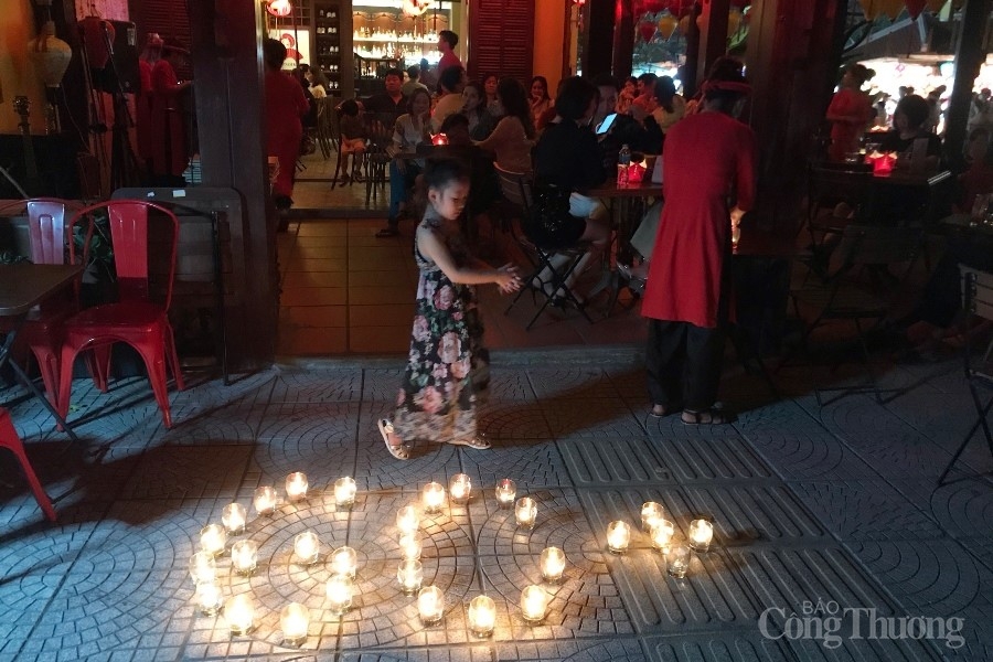 Phố cổ Hội An (Quảng Nam) lung linh trong “Giờ Trái đất”