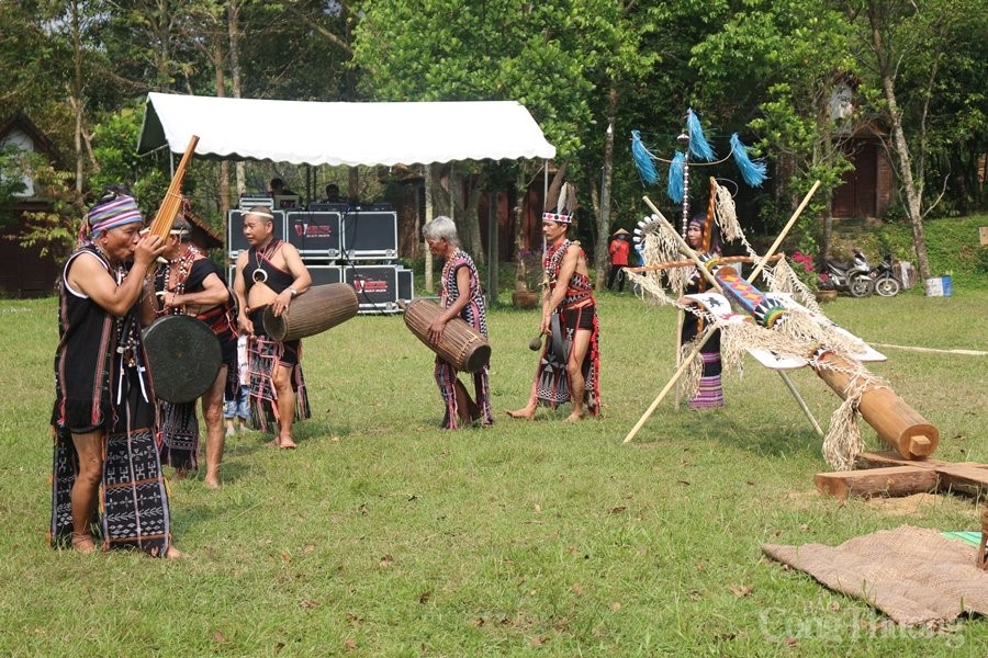 Đà Nẵng: Trải nghiệm văn hóa đặc sắc của người Cơ Tu với “Toom Sara Fest Mùa yêu”