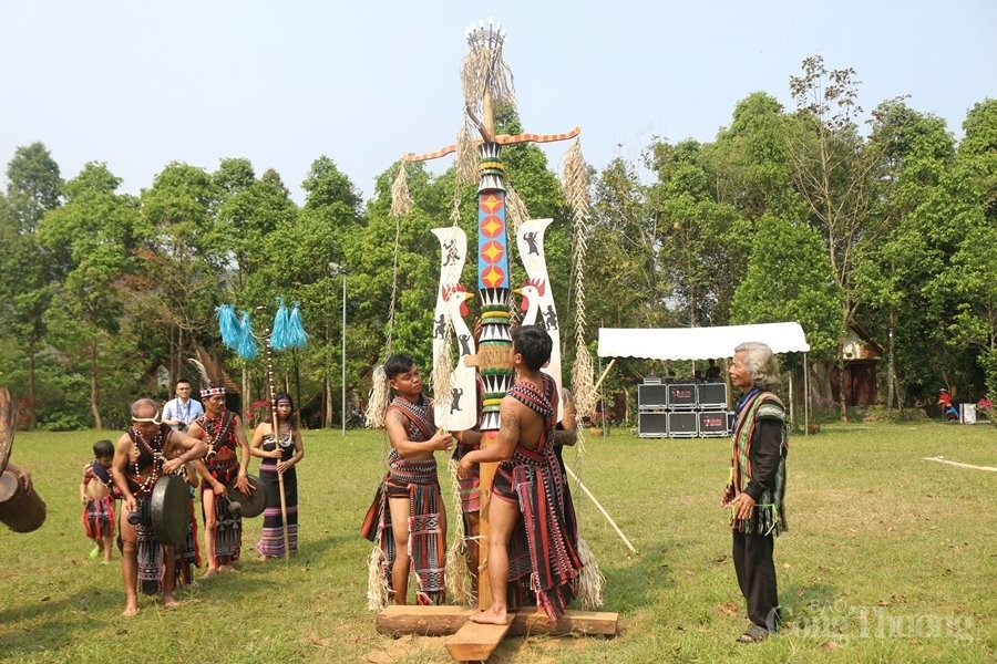 Đà Nẵng: Trải nghiệm văn hóa đặc sắc của người Cơ Tu với “Toom Sara Fest Mùa yêu”