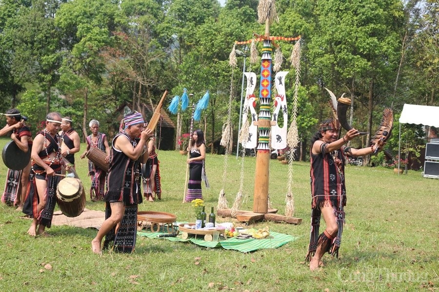 Đà Nẵng: Trải nghiệm văn hóa đặc sắc của người Cơ Tu với “Toom Sara Fest Mùa yêu”