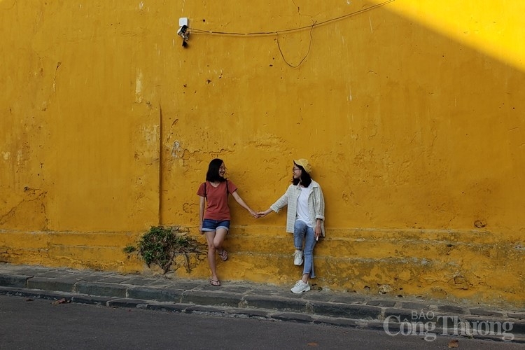 hang nghin nguoi chon hoi an cu lao cham la diem den cua ky nghi 304 15