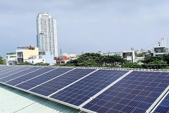 da nang den nam 2025 hon 80 cac tru so cong lap dat he thong dien mat troi mai nha