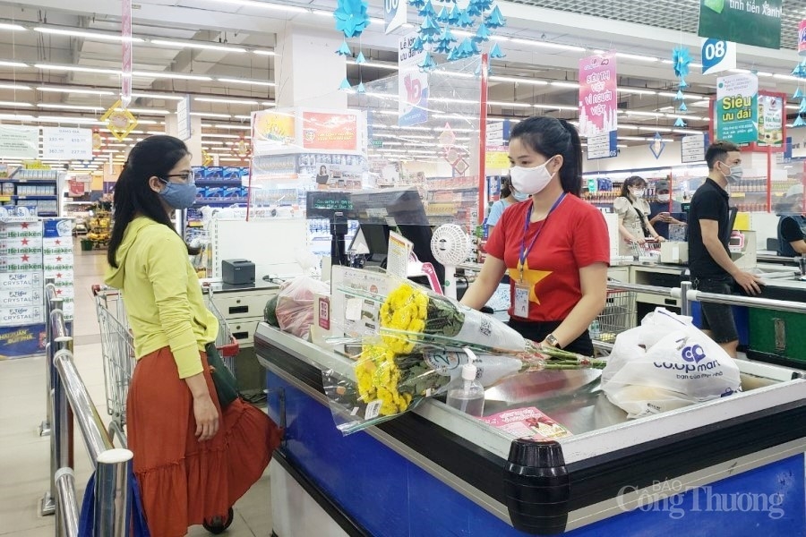 Đà Nẵng: Nguồn cung hàng hóa ổn định, đơn đặt hàng nhu yếu phẩm qua điện thoại, trực tuyến tăng mạnh