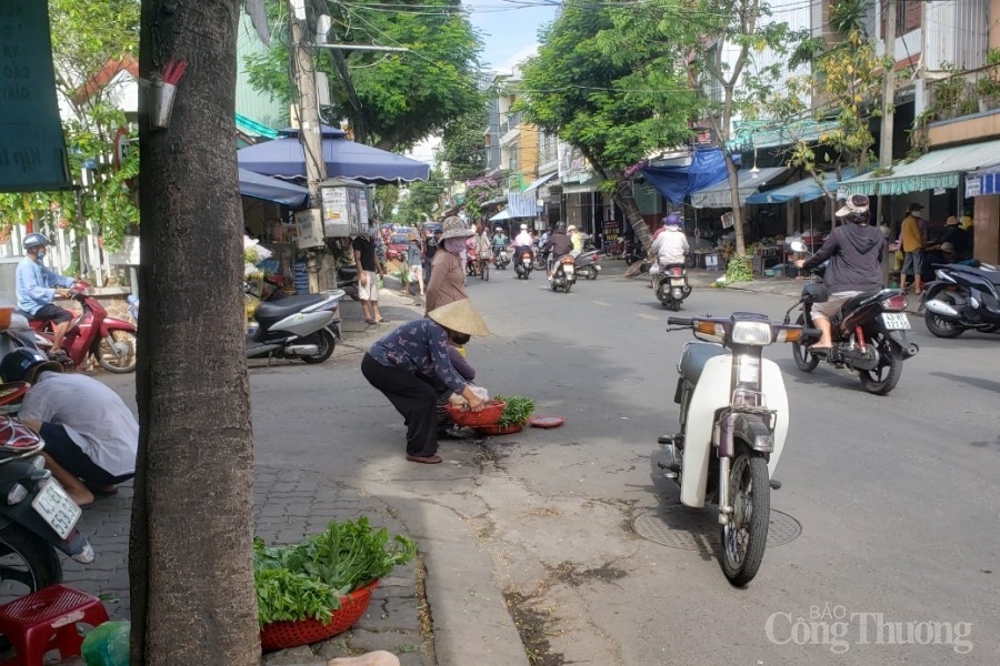 Đà Nẵng: Chợ tự phát, hàng rong tiềm tàng nguy cơ lây nhiễm Covid – 19, mất an toàn thực phẩm