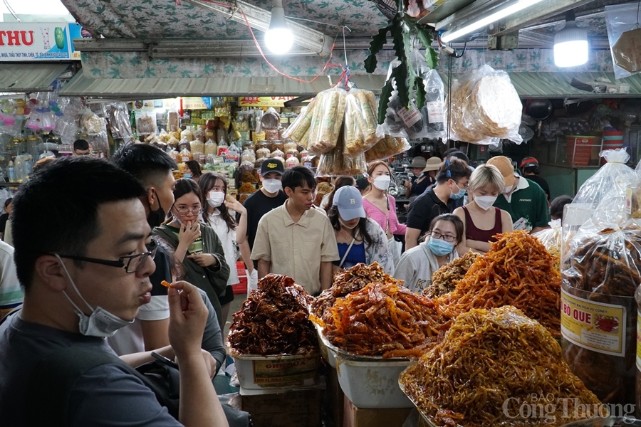 Đà Nẵng: Các cửa hàng, siêu thị đặc sản đông nghẹt khách du lịch Đà Nẵng: Các cửa hàng, siêu thị đặc sản đông nghẹt khách du lịch