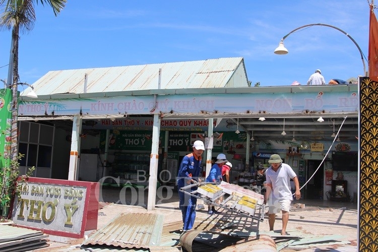 da nang cuong che thao do hang loat nha hang ven bien