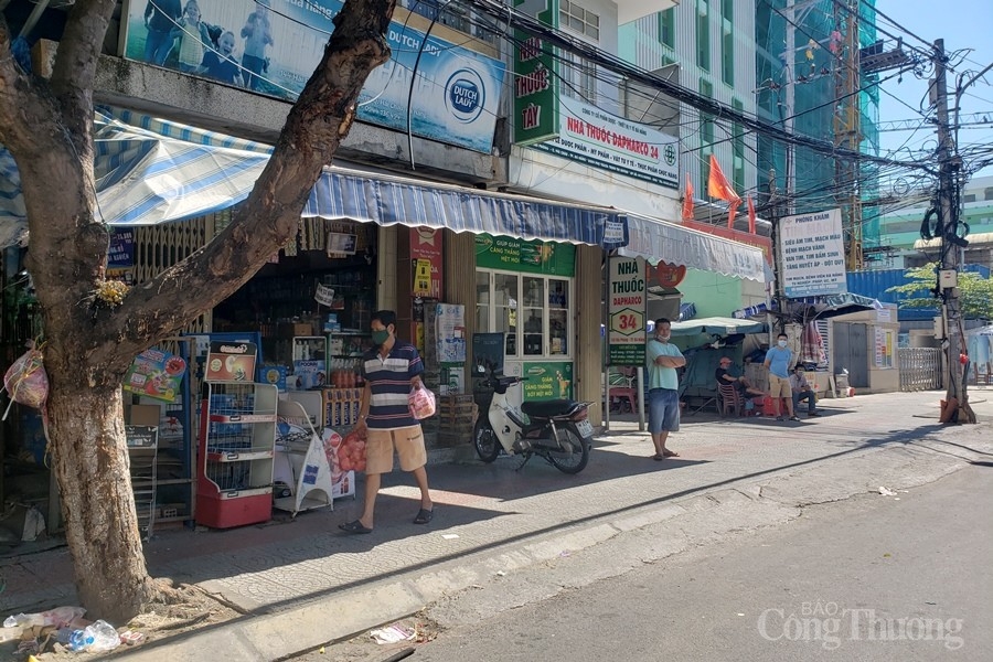 da nang ngay dau phong toa benh vien benh nhan xep hang cho vao chay than