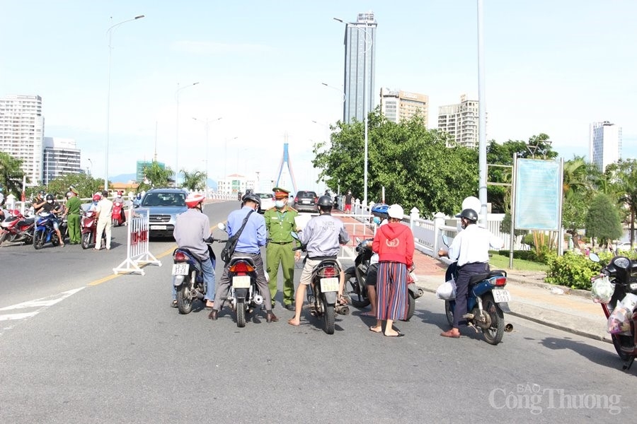 Đà Nẵng trong ngày đầu cách ly toàn thành phố