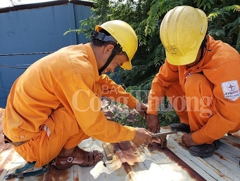 Điện lực Đà Nẵng “thắp sáng niềm tin” cho hộ nghèo