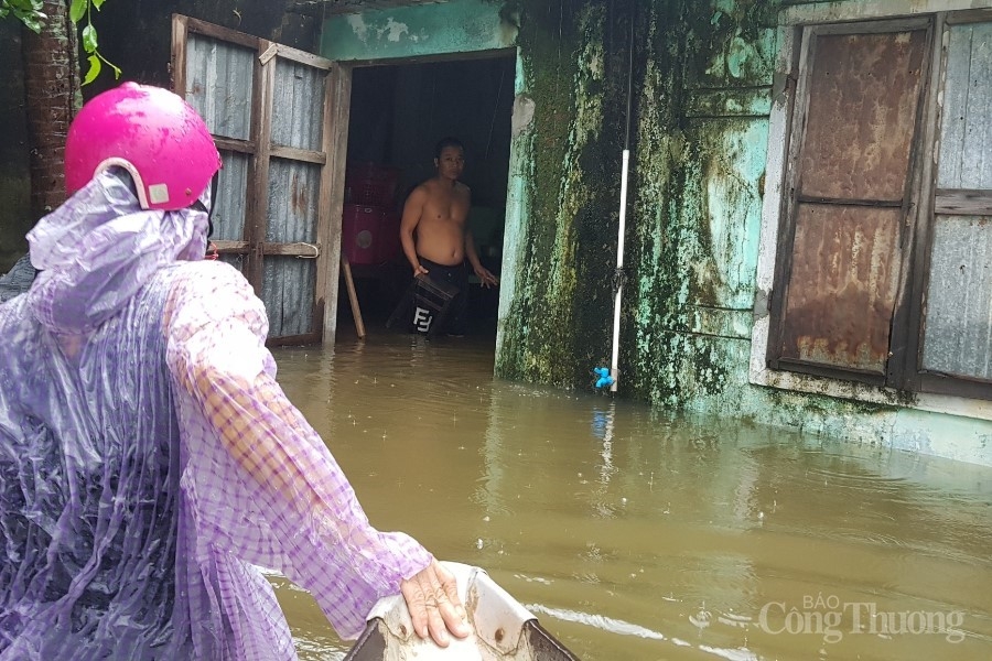 Đà Nẵng: Mưa lớn một số thôn thuộc Hòa Vang bị cô lập, hoa màu bị ngập nước