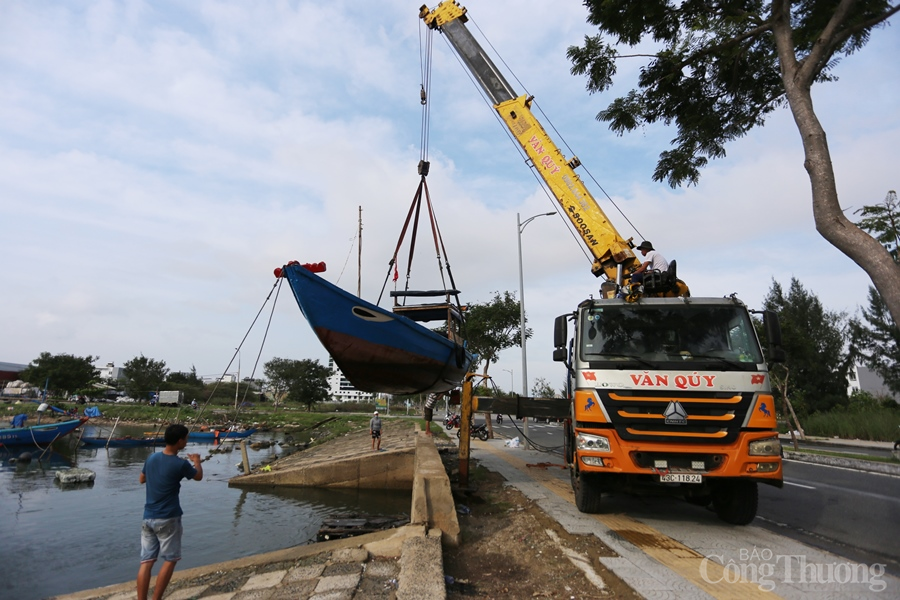 Miền Trung trước giờ bão số 9 đổ bộ