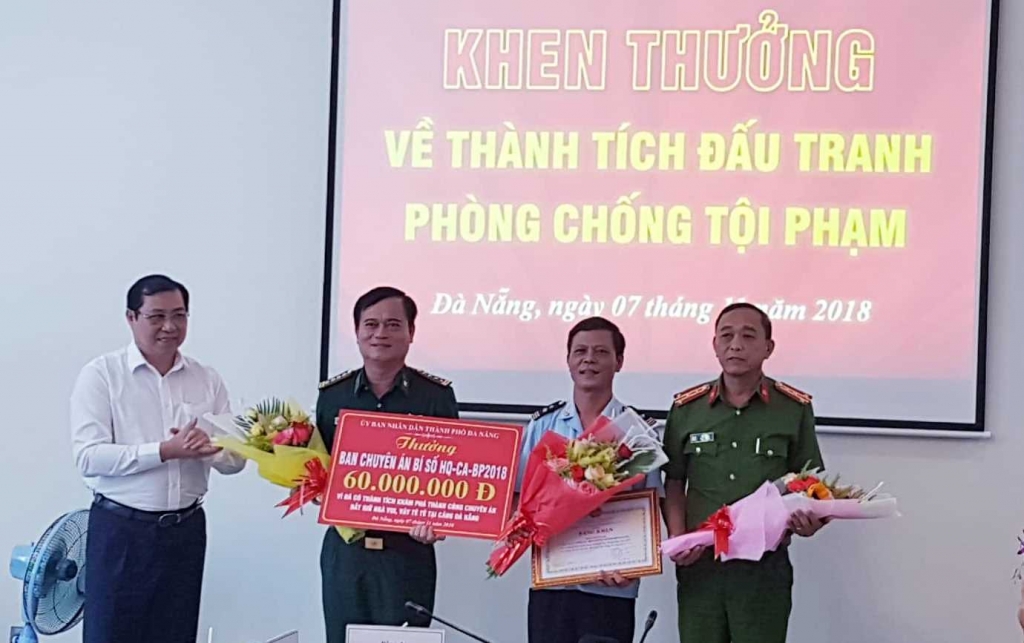 Đà Nẵng: Khen thưởng Ban chuyên án phá thành công vụ vận chuyển hơn 8 tấn ngà voi và vảy tê tê