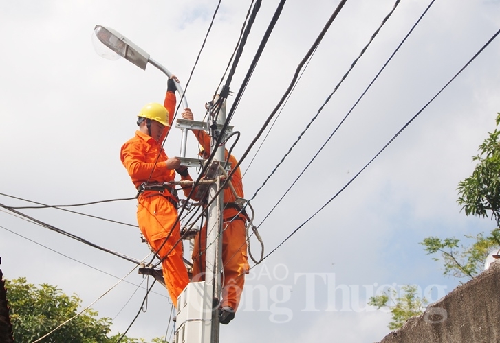 Màu áo cam “thắp sáng niềm tin”