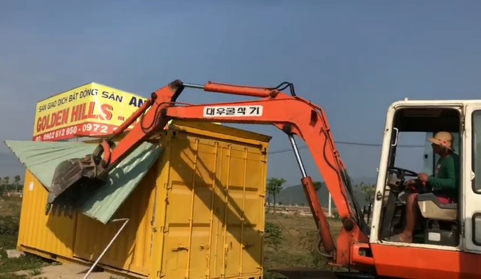 da nang thao do cac kiot dung trai phep de mua ban dat