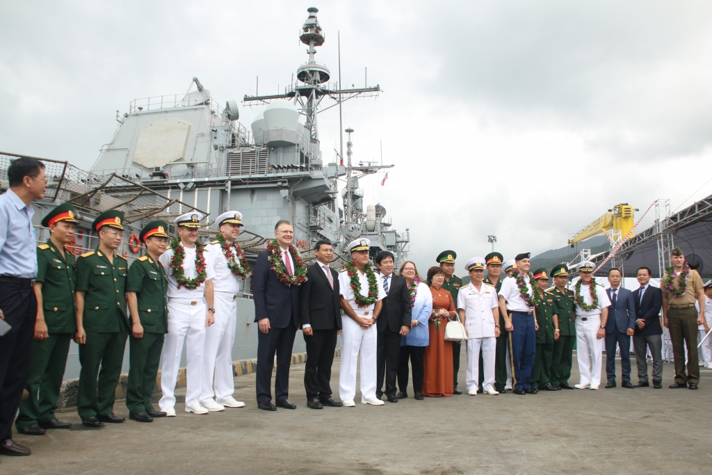 da nang don nhom tau san bay tac chien cua hai quan hoa ky