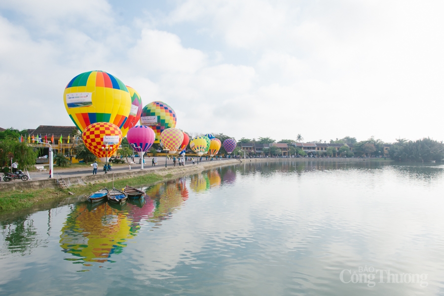 Rực rỡ sắc màu ngày hội khinh khí cầu tại Hội An