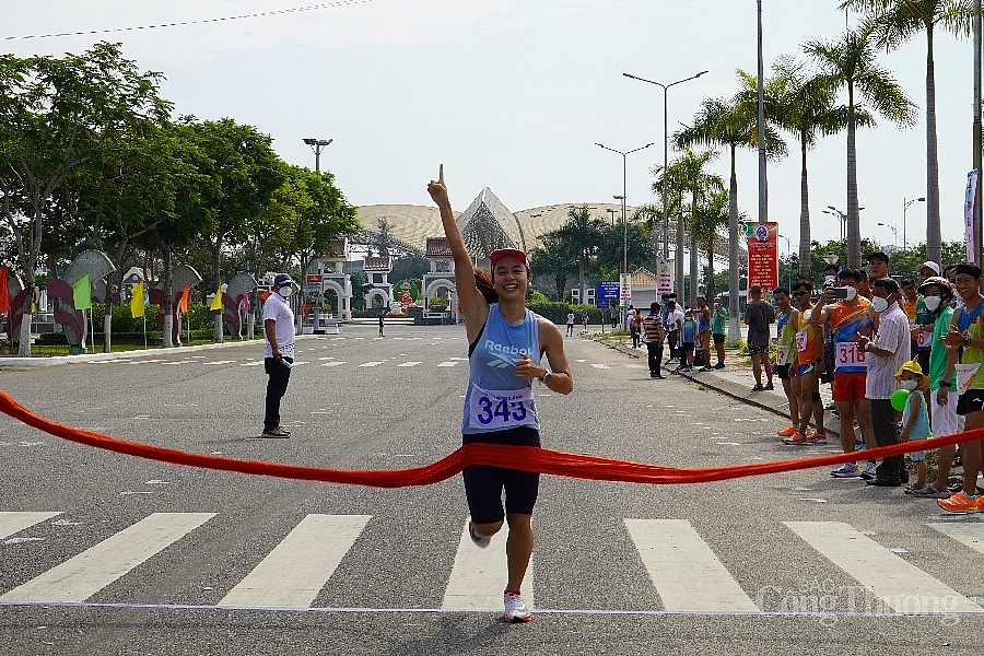Đà Nẵng: Hơn 1.500 người hưởng ứng Ngày chạy Olympic vì sức khỏe toàn dân Đà Nẵng: Hơn 1.500 người hưởng ứng Ngày chạy Olympic vì sức khỏe toàn dân