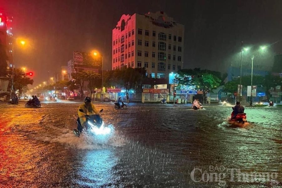 Đà Nẵng: Mưa lớn trái mùa, 