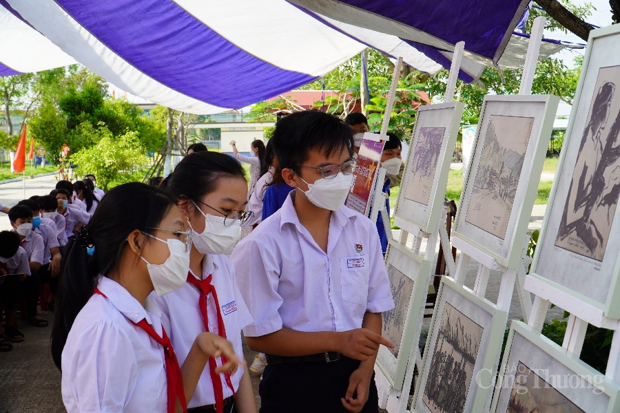 Đà Nẵng: Triển lãm tranh lưu động chào mừng Ngày Giải phóng miền Nam thống nhất Đất nước