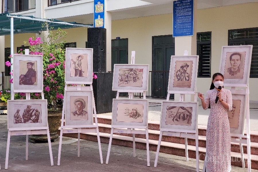 Đà Nẵng: Triển lãm tranh lưu động chào mừng Ngày Giải phóng miền Nam thống nhất Đất nước