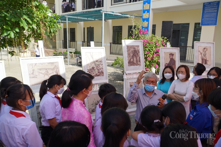 Đà Nẵng: Triển lãm tranh lưu động chào mừng Ngày Giải phóng miền Nam thống nhất Đất nước