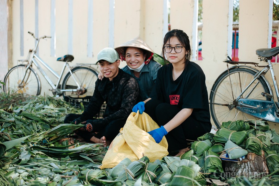 Quảng Nam: Làng bánh ú tro tất bật dịp Tết Đoan Ngọ