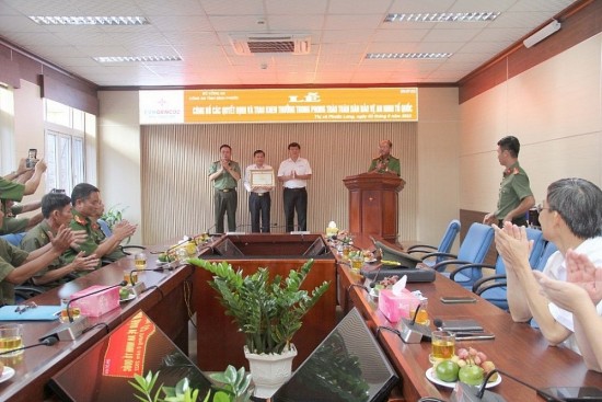 cong ty cp thuy dien thac mo nhan bang khen cua bo truong bo cong an
