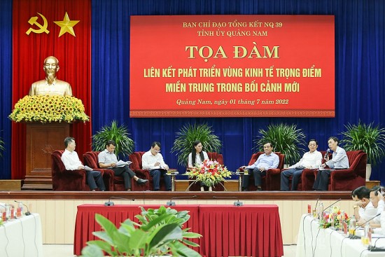 lien ket phat trien vung kinh te trong diem mien trung trong boi canh moi