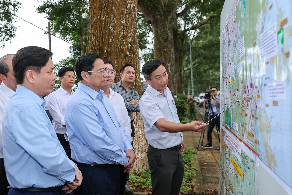 Thủ tướng Phạm Minh Chính khảo sát hướng tuyến dự án cao tốc Khánh Hòa – Buôn Ma Thuột