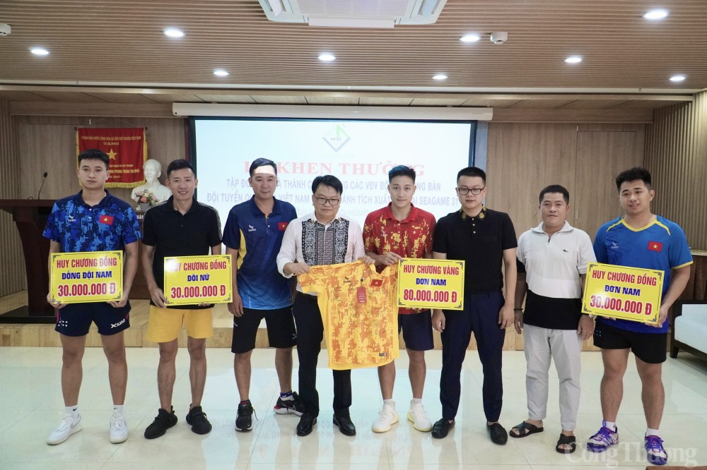 Trao thưởng cho Đội tuyển Bóng bàn quốc gia đạt thành tích tại SEA Games 31