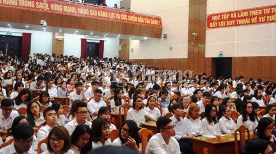 Gần 800 tình nguyệt viên, liên lạc viên ra quân phục vụ Tuần lễ cấp cao APEC 2017