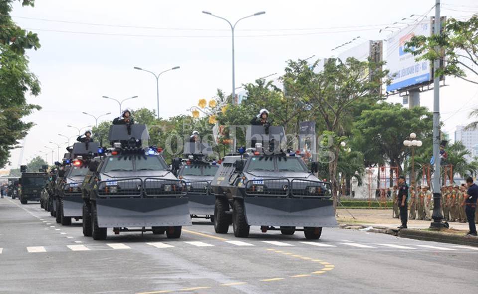 Thủ tướng dự Lễ xuất quân bảo vệ an ninh và tổng diễn tập phương án bảo vệ APEC 2017