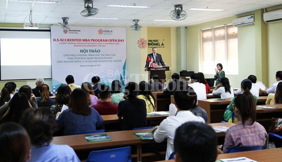 Hợp tác đào tạo MBA giữa Đại học Đông Á và Đại học Benedictine (Hoa Kỳ)