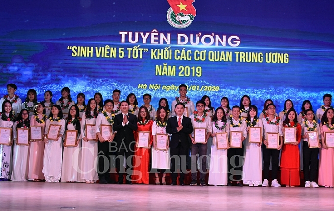 tuyen duong 50 sinh vien 5 tot khoi cac co quan trung uong