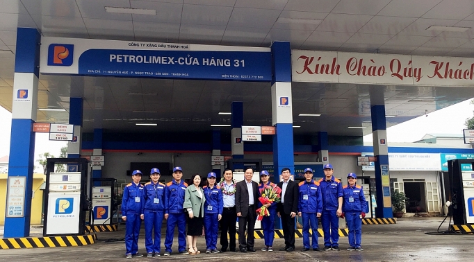 petrolimex thanh hoa vinh danh cua hang dan dau thi dua thang 12020