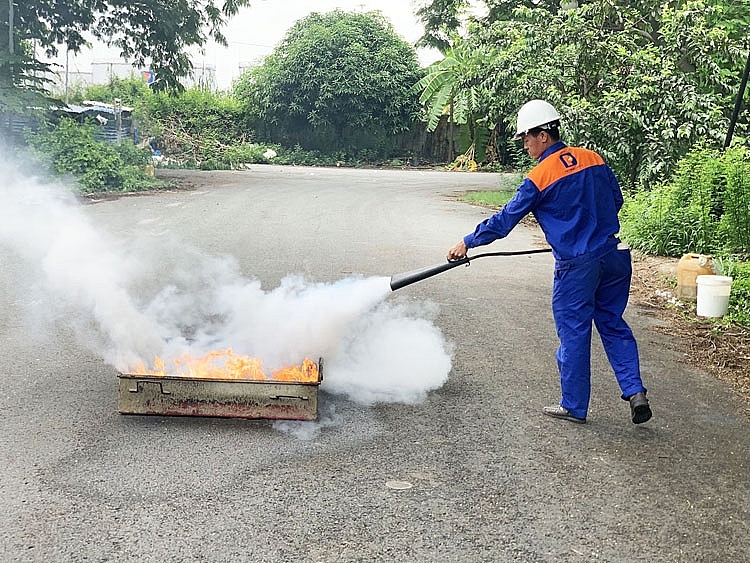 dam bao an toan phong chong chay no trong cong tac san xuat kinh doanh 1