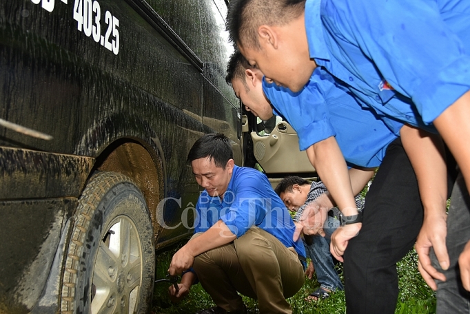 bao cong thuong mang trung thu den hoc sinh ngheo vung bien