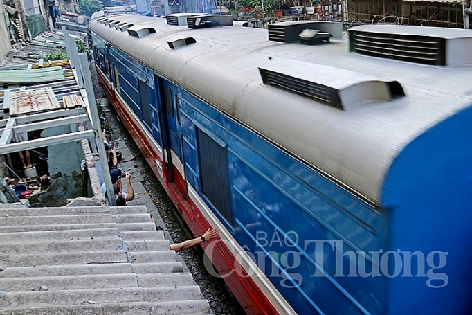 cafe duong tau van dong khach sau khi bi quyet dinh xoa so khoi ha noi