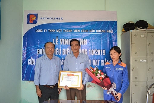 petrolimex quang ngai bieu duong 2 cua hang xang dau tieu bieu thang 10